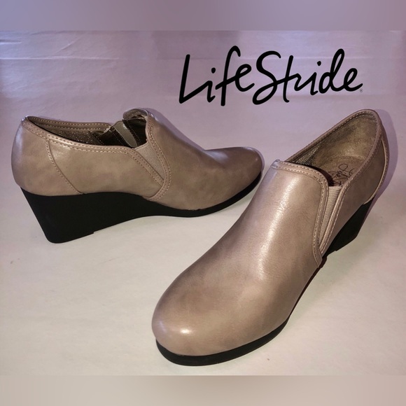 LIFE STRIDE Wedge Ankle Boots Slip-On Beige NWOB (10 M) - Picture 1 of 15